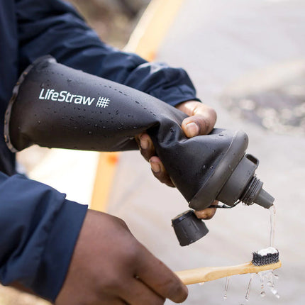 Lifestraw Peak Series Collapsible Squeeze bottle with Filter 1L By LifeStraw