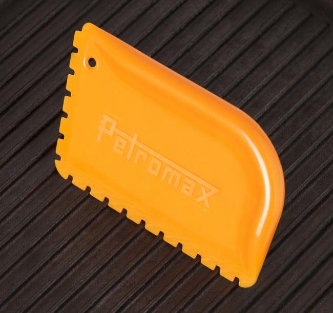 Load image into Gallery viewer, Petromax Scraper with Ridges for Cast Iron By PetroMax
