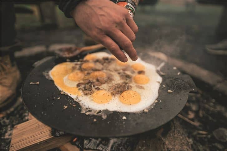 Load image into Gallery viewer, Robens Bighorn 3 Legged Cast iron Pan By Robens outdoors
